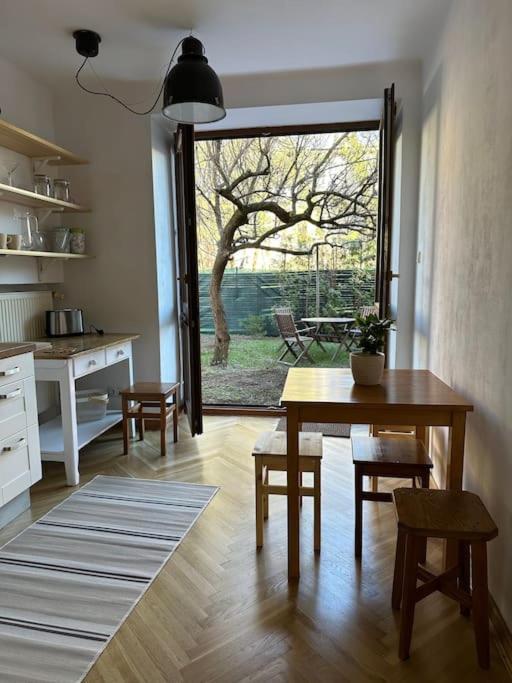 Apartmán Stary Mokotow, Z Ogrodkiem Varšava Exteriér fotografie